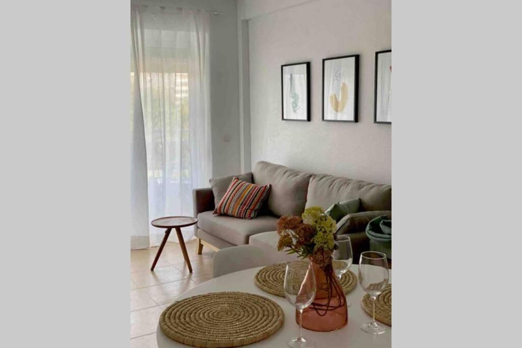 Apartamento Sajalin Salou Bagian luar foto